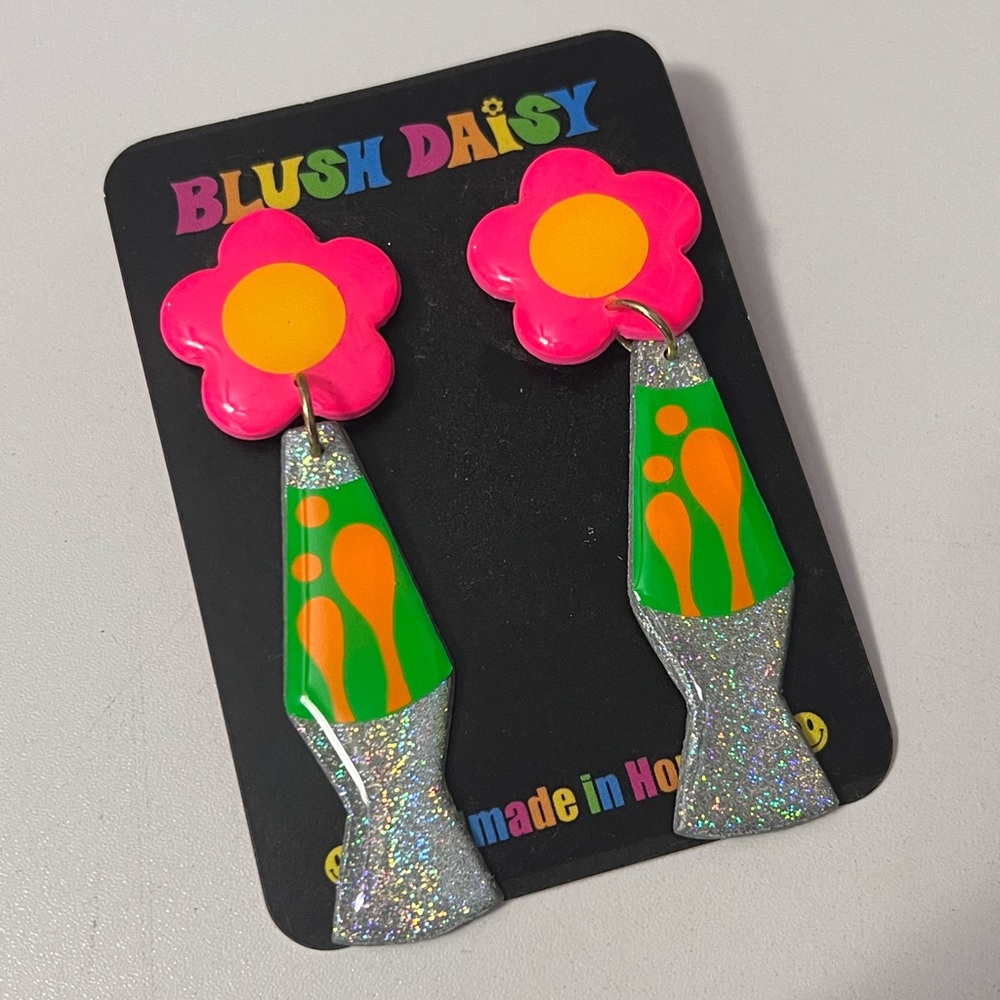 Lava lamp + daisy Blush Daisy Earrings NWT